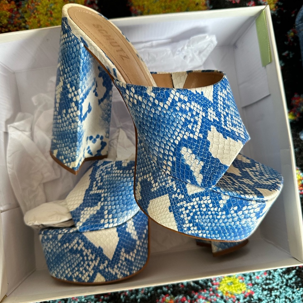 Schutz women sandals - Picture 2 of 3